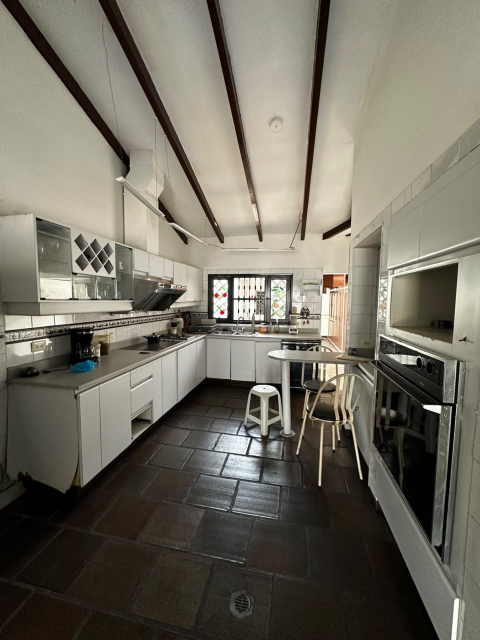 Casa con jacuzzi Ciudad Jardín Cali - cocina